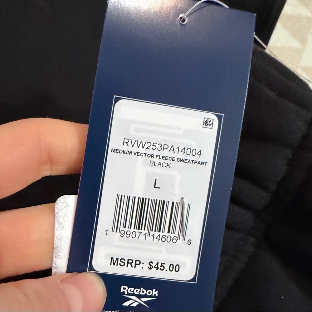Reebok
Women's Medium Vector Sweatpants - Picture 4 of 4